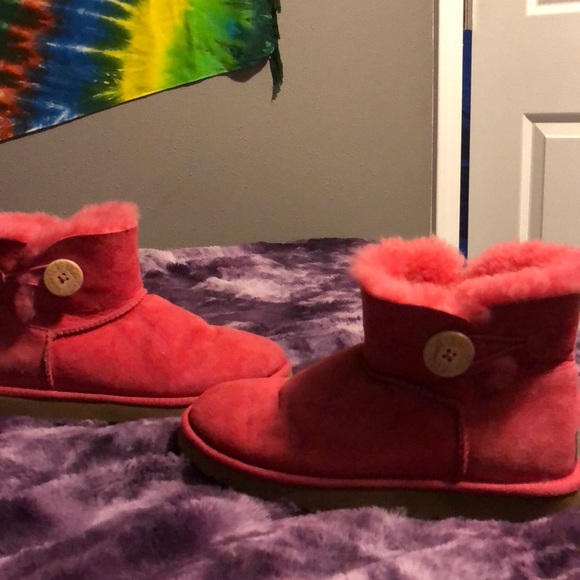 Pink ugg boots! - Picture 3 of 3